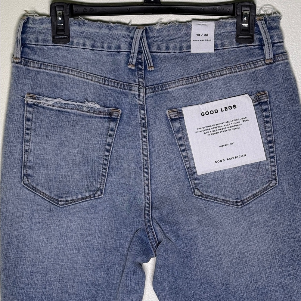 Good American Jeans - Picture 7 of 12